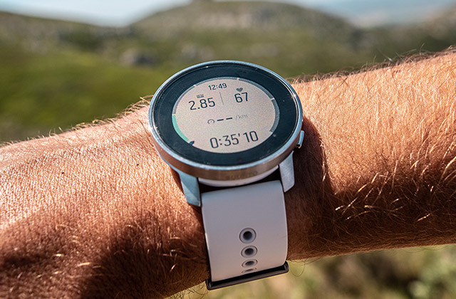 Este reloj Suunto llega a 170 horas de GPS, mide 80 deportes y