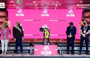 Girmay champagne Giro Italia