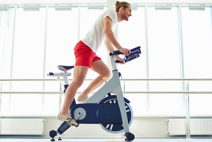 ejercicios en el gym: Aprende a utilizar la máquina escaladora en