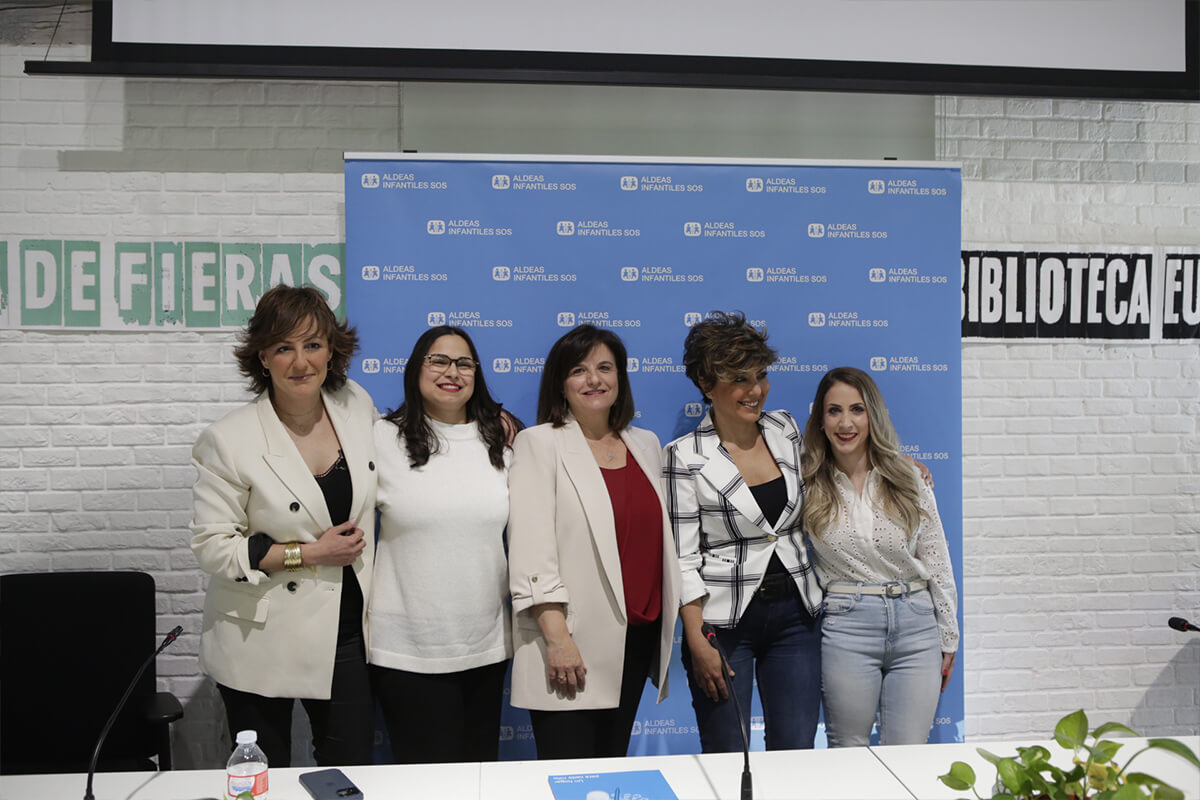 Cristina, Encarna, María del Mar, Sonsoles y Tamara.