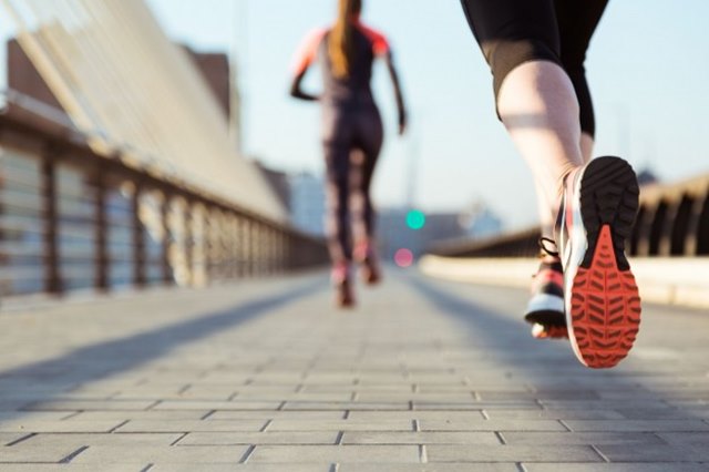 calorias running. adelgazar corriendo. perder peso. calorías por deporte