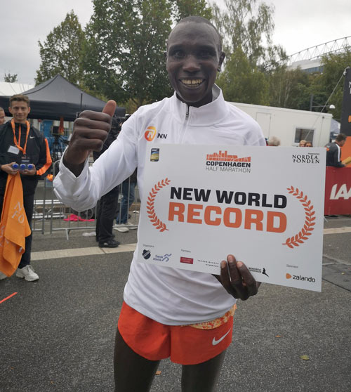 Geoffrey Kamworor half marathon record